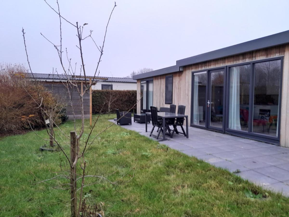 Luxe 5 Persoons Bungalow Op Rustig Vakantiepark Nabij Leeuwarden Dronrijp Exteriér fotografie