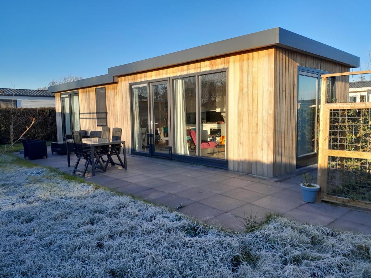 Luxe 5 Persoons Bungalow Op Rustig Vakantiepark Nabij Leeuwarden Dronrijp Exteriér fotografie