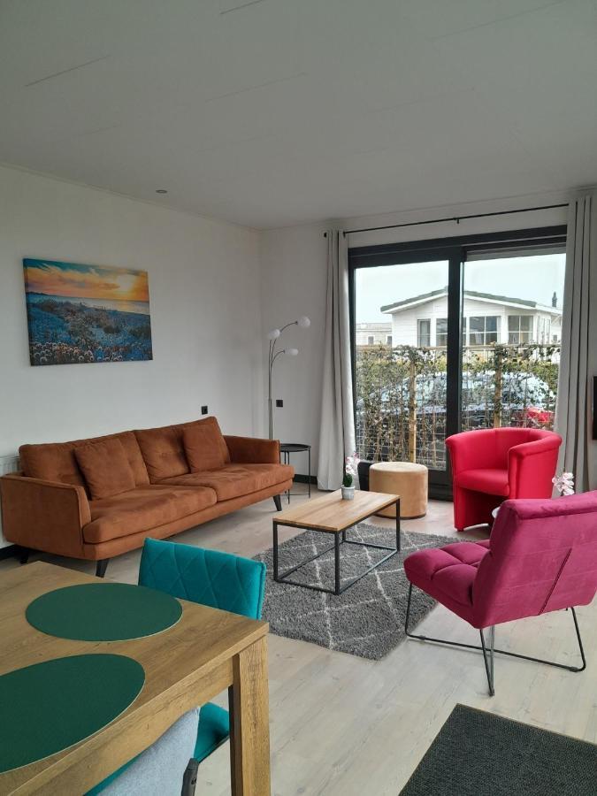 Luxe 5 Persoons Bungalow Op Rustig Vakantiepark Nabij Leeuwarden Dronrijp Exteriér fotografie